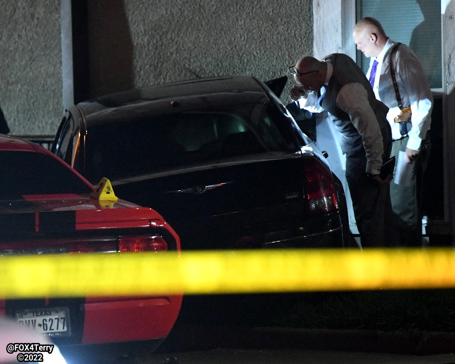 A deadly double shooting turns crash with an ensuing gas leak and evacuation. Dallas police arrive to chaos at a PleasantGrove apartment complex. 