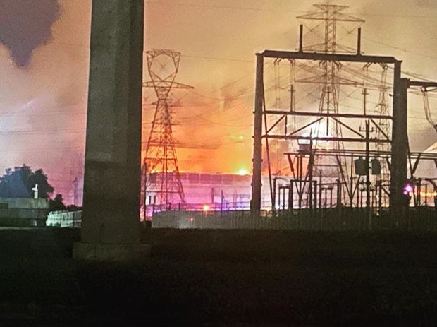 Early Monday morning FBCEMS was dispatched to a large industrial fire at the WA Parish Generating Station. Responding units Medic 601, Medic 606, Medic 616 & Battalion 601 set up rehab and medical monitoring for fire personnel on scene.  