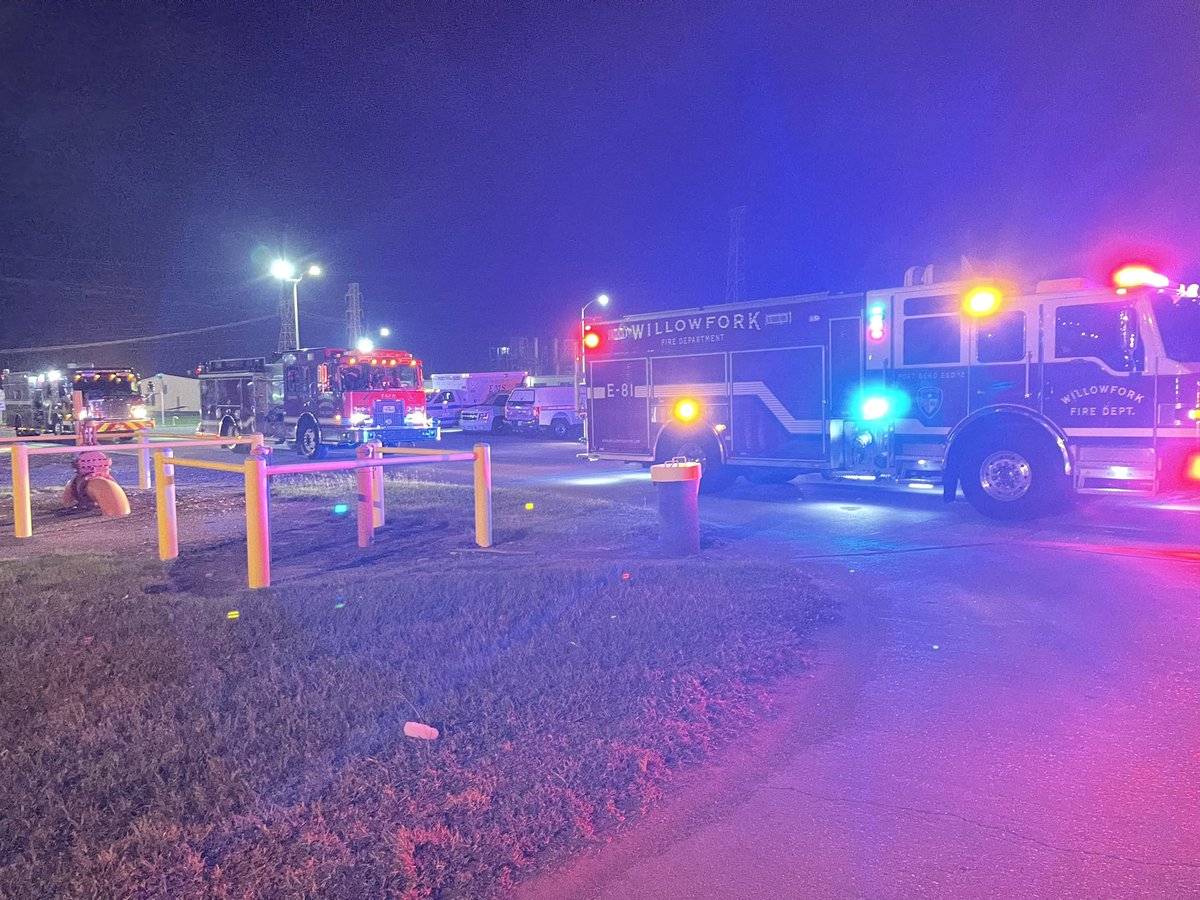 Early Monday morning FBCEMS was dispatched to a large industrial fire at the WA Parish Generating Station. Responding units Medic 601, Medic 606, Medic 616 & Battalion 601 set up rehab and medical monitoring for fire personnel on scene.  