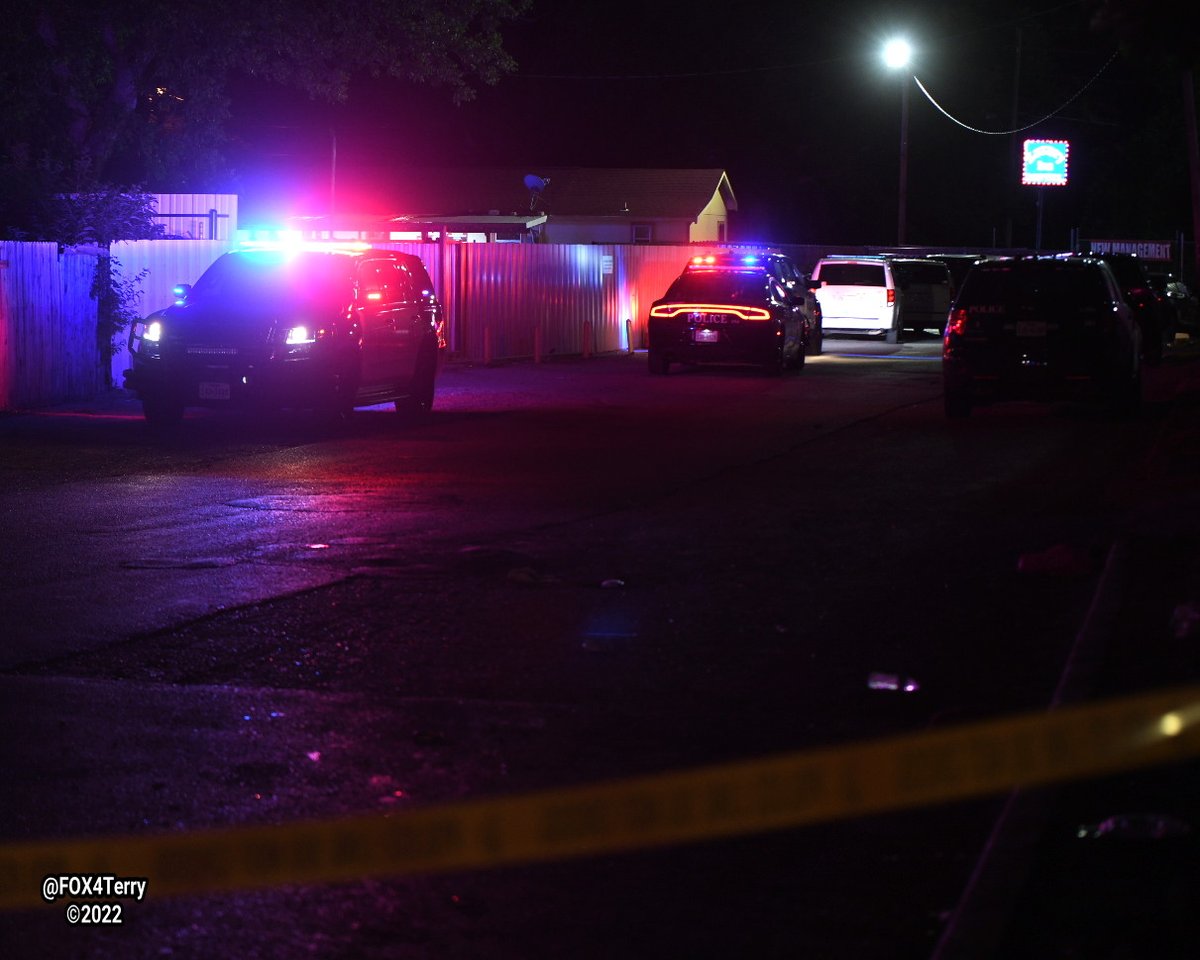 FortWorth police on scene at a deadly double shooting on E Lancaster Ave.  