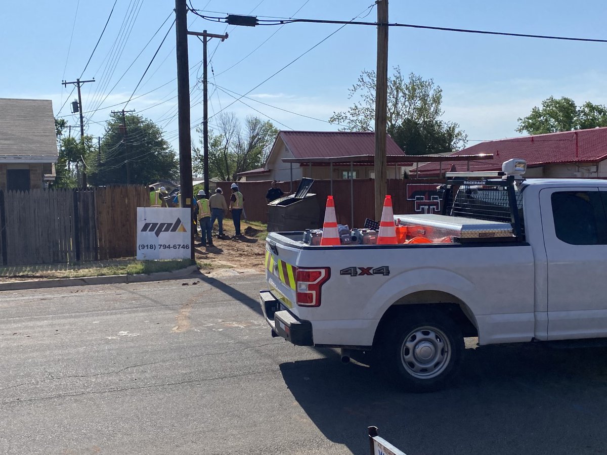 A gas leak was reported around 9:30 a.m. Wednesday in South Lubbock, near the Loop 289 frontage road and Avenue U. 