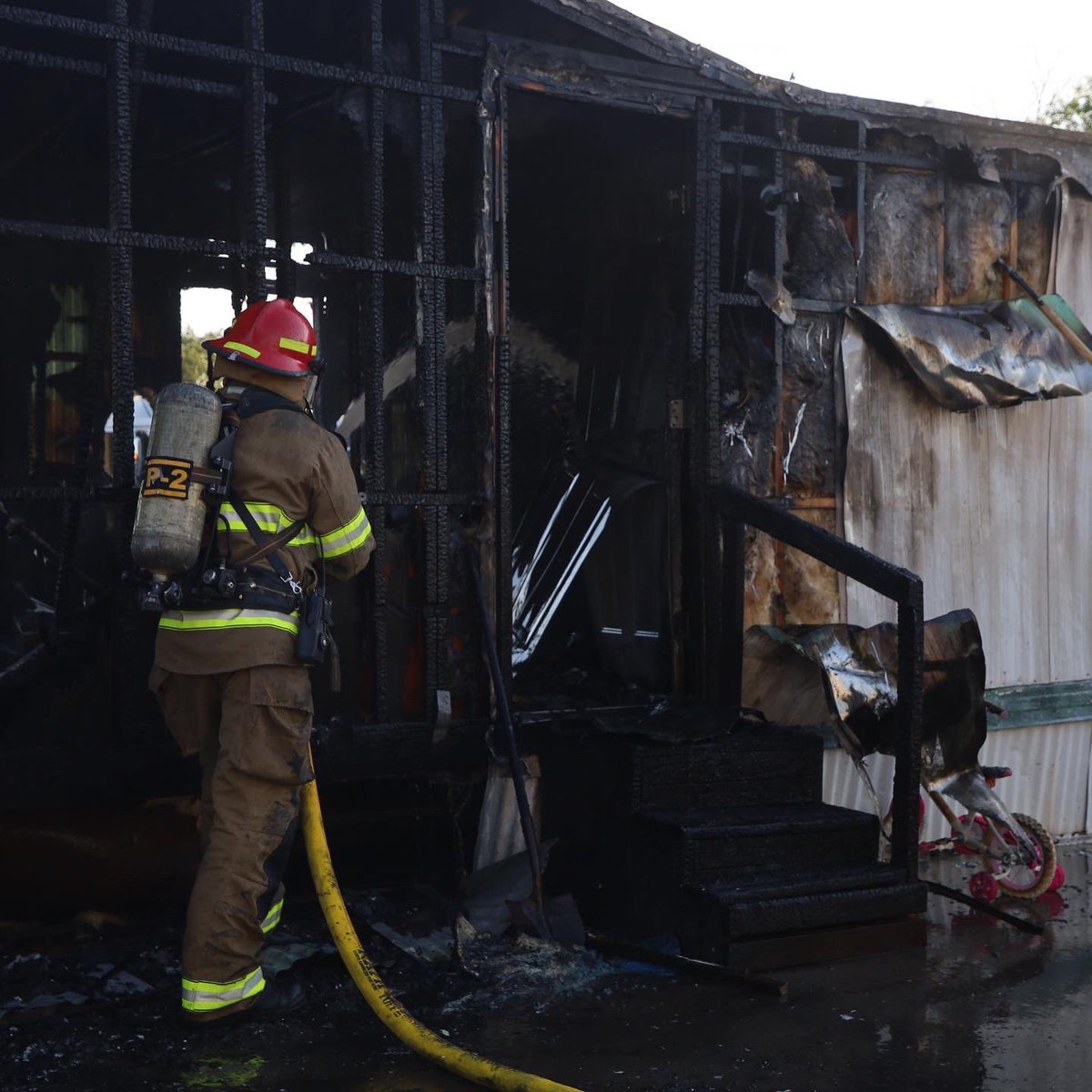 The EPFD responded to a Condition 1 fire at a mobile home on Butterfield Dr.  Crews quickly knocked down the fire before it could extend to other structures. No injuries reported.  Incident under investigation