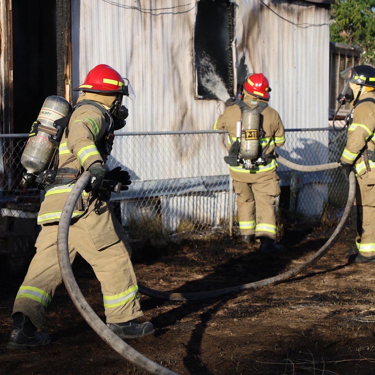 The EPFD responded to a Condition 1 fire at a mobile home on Butterfield Dr.  Crews quickly knocked down the fire before it could extend to other structures. No injuries reported.  Incident under investigation