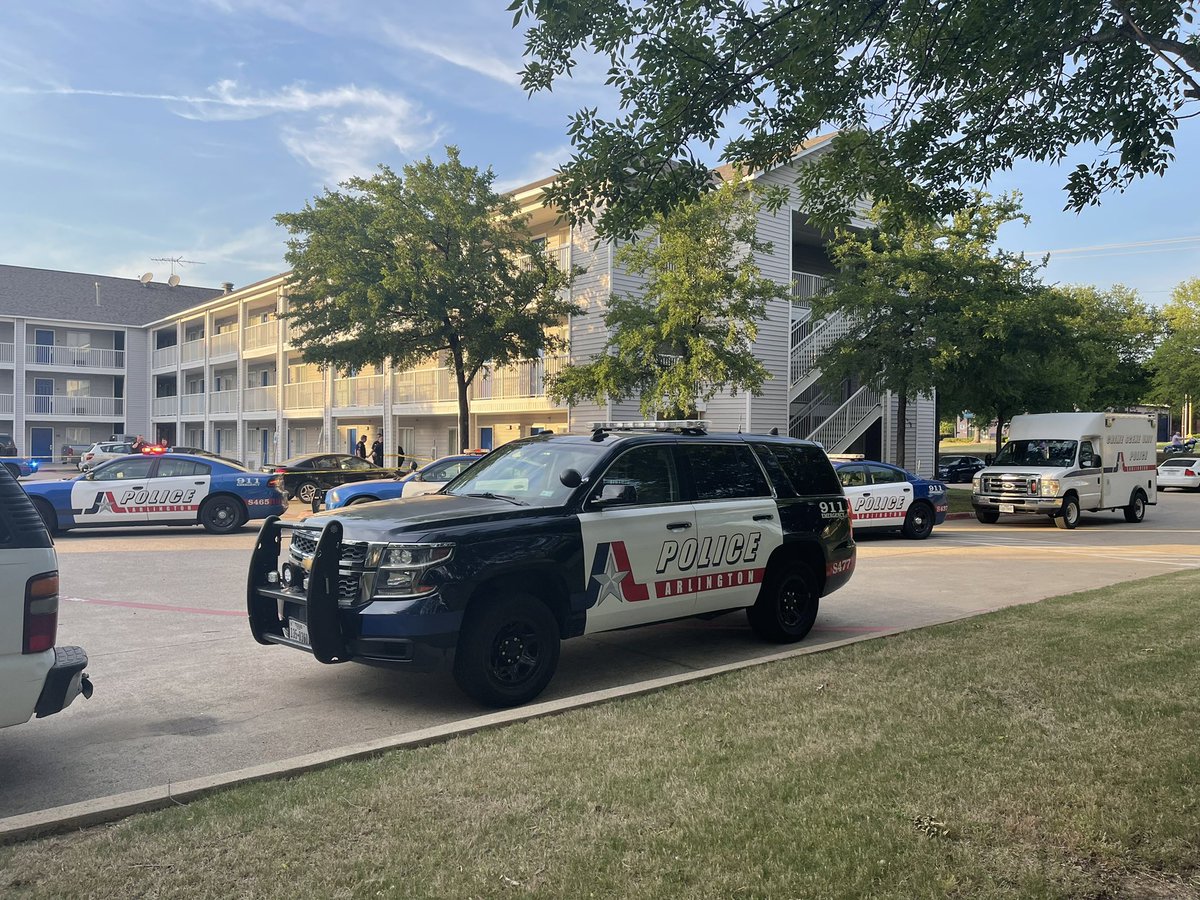 Shooting (Arlington) Arlington PD is investigating a shooting at the In Town Suites extended stay hotel at 6016 S. Cooper Street. Heavy police activity at the hotel. More to follow