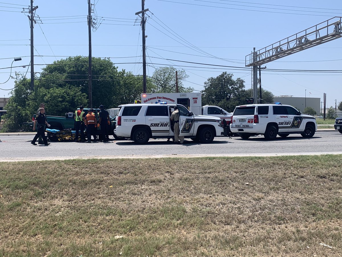 BCSO chase with a wreck at  Ww white rd and Gembler. Witness tells the truck wrecked behind an 18 wheeler heb truck. Woman trapped inside vehicle