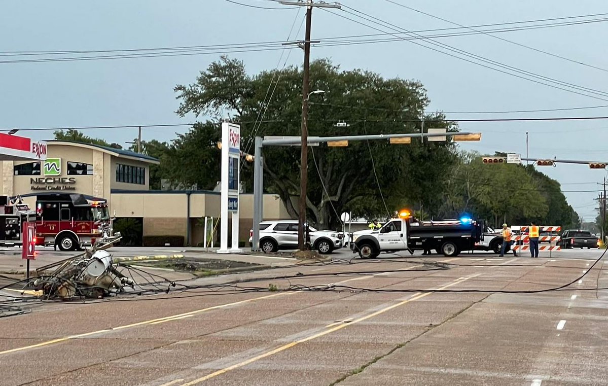 Downed power lines are forcing the City of Nederland to close the northbound part of 27th Street at Nederland Avenue. The traffic signal light at the intersection is without power due to the downed power lines. Power is out down to Avenue H.