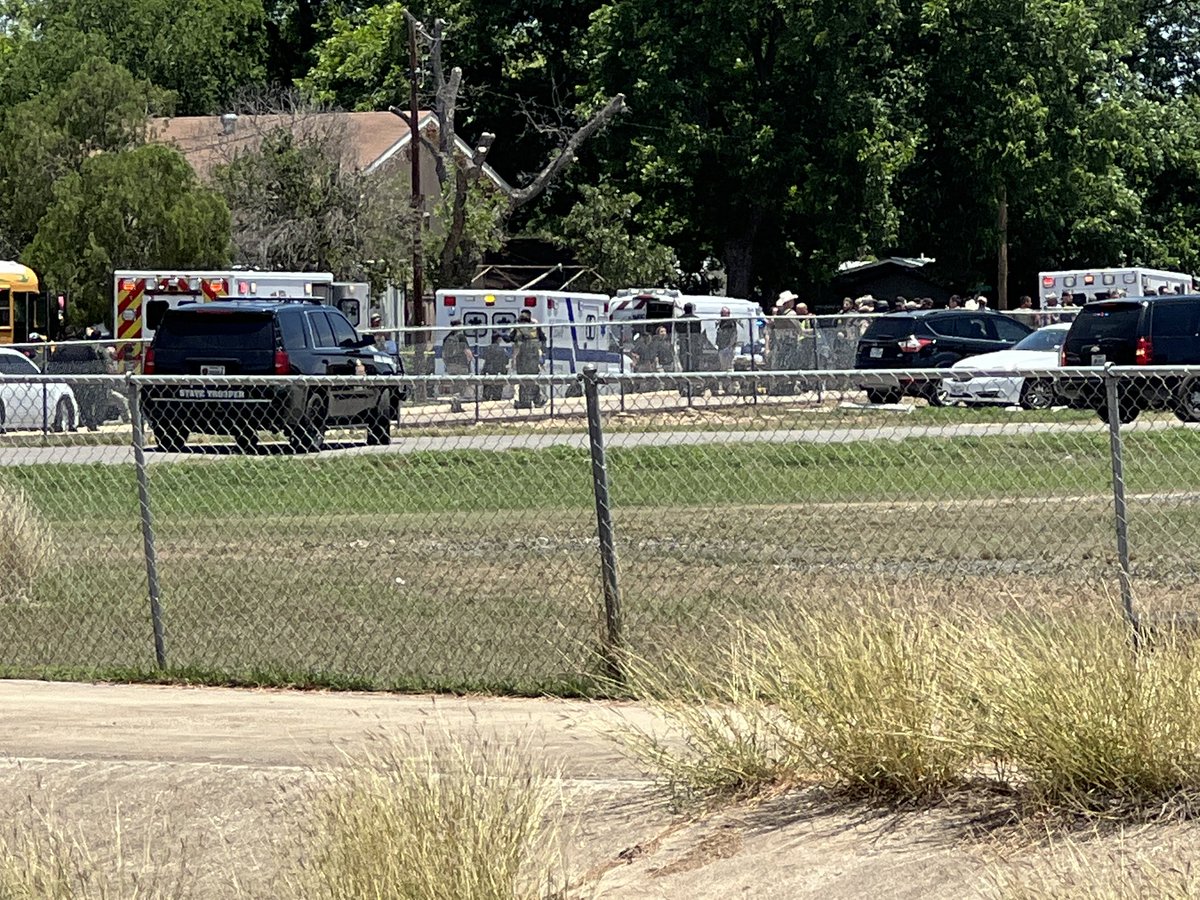 Photos from our @FoxNews photographer at Robb Elementary School in Uvalde, TX. Uvalde Mayor Don McLaughlin tells the shooting happened a block away from the school, then shooter ran to school. He and DPS tell one person shot. 