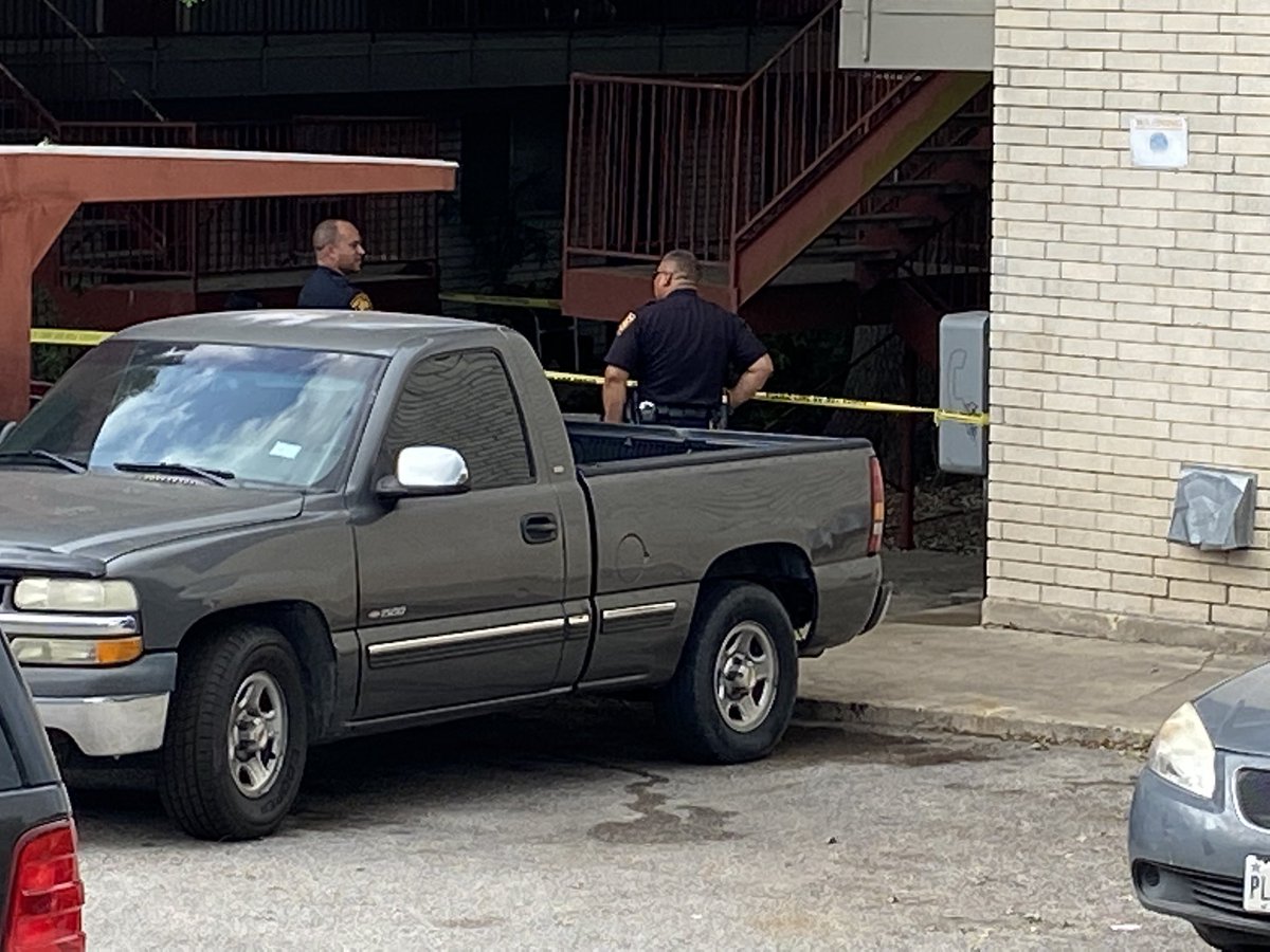 @SATXPolice are investigating a murder after a man was shot in the head inside an apartment off Bandera and Sherill Brook. One man is in custody