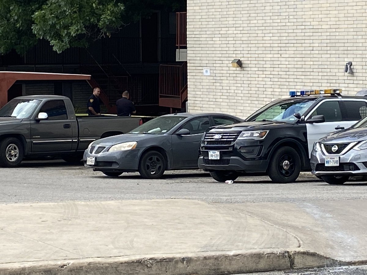 @SATXPolice are investigating a murder after a man was shot in the head inside an apartment off Bandera and Sherill Brook. One man is in custody