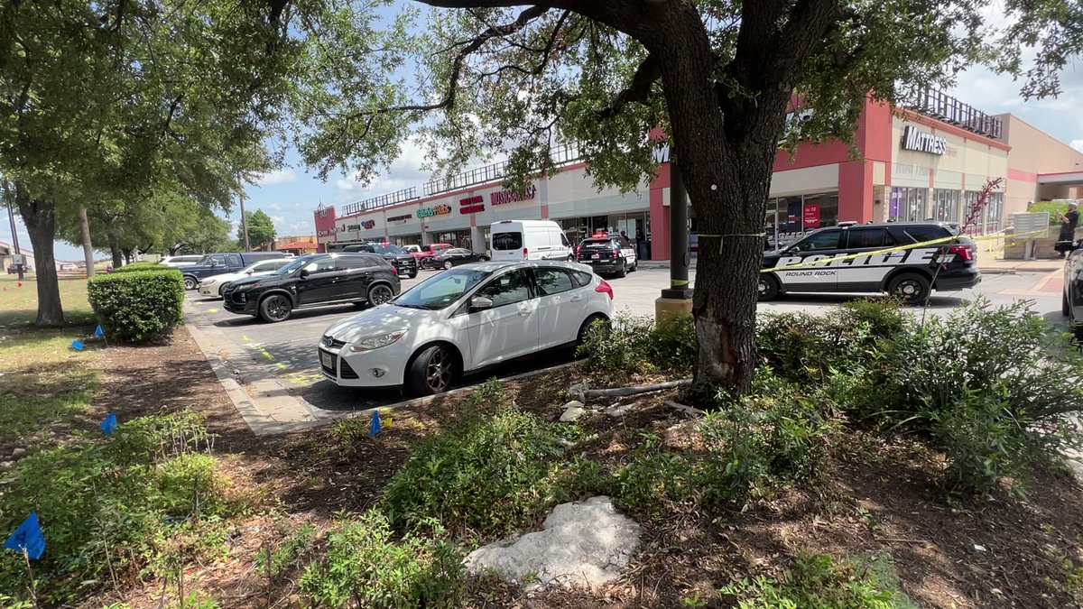 Police standoff at Round Rock shopping center.  - @roundrockpolice say someone is inside and refusing to come out - The man tells police he's armed - No one is inside the building with him. Other businesses were evacuated as a precaution