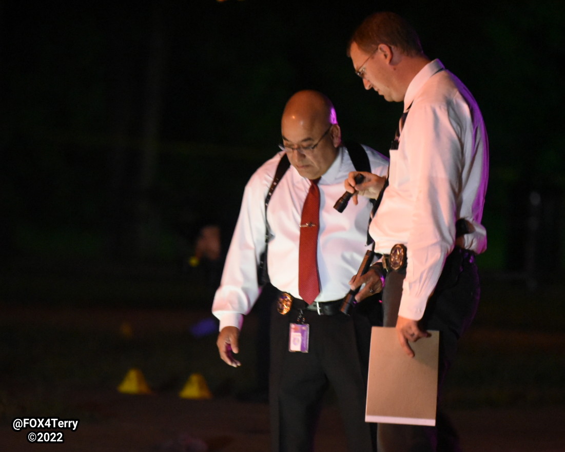 Shots fired in a Dallas park leaves a 15 yr old dead and another juvenile wounded. Dallas police homicide detectives are on the scene.