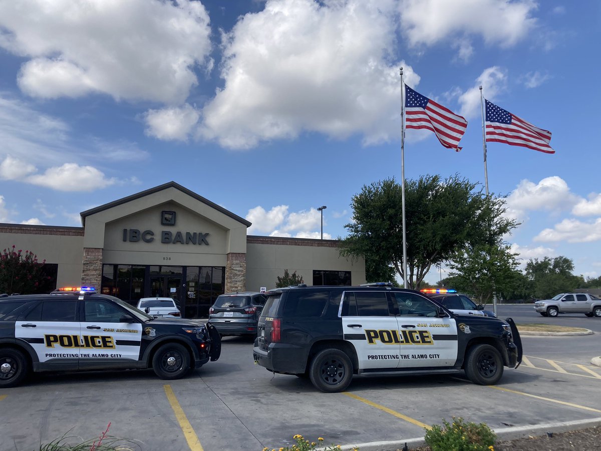 Police tell a woman walked into the IBC Bank and handed the teller a note. The note stated that she needed 20thousand dollars or her boyfriend would shoot up the bank.  The woman walked away with the money. Police a looking for middle age female