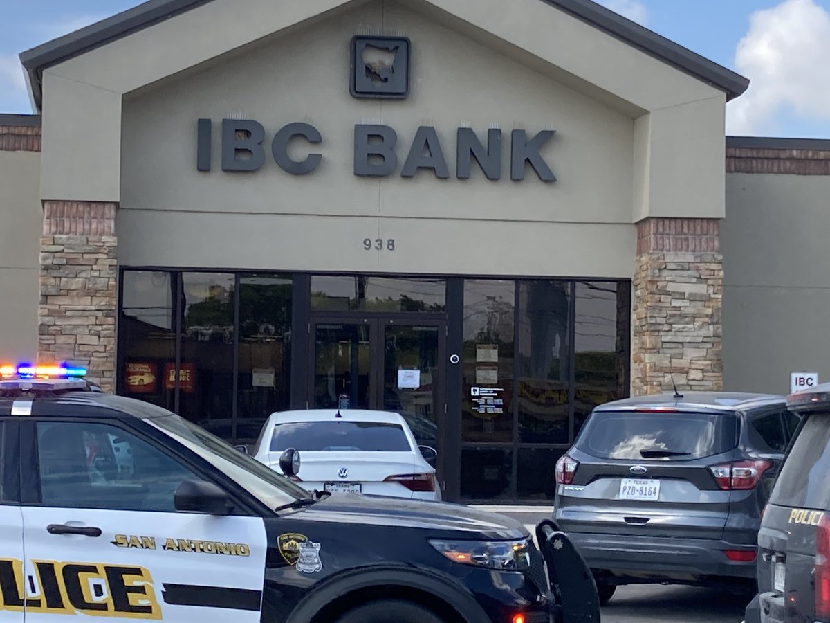 Police tell a woman walked into the IBC Bank and handed the teller a note. The note stated that she needed 20thousand dollars or her boyfriend would shoot up the bank.  The woman walked away with the money. Police a looking for middle age female