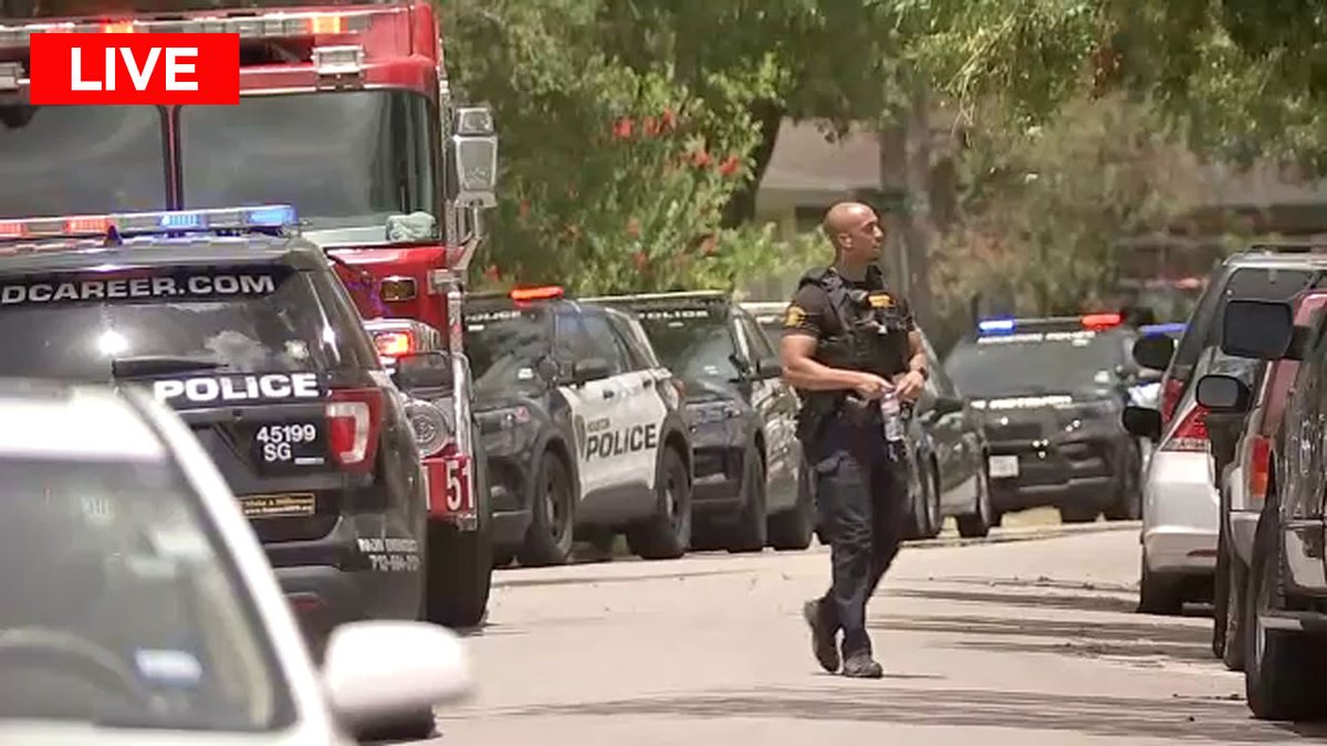 @houstonpolice addressing shooting on Langdon, which is near Beechnut and Bissonnet, that involved an officer fatally wounding a suspect this afternoon.