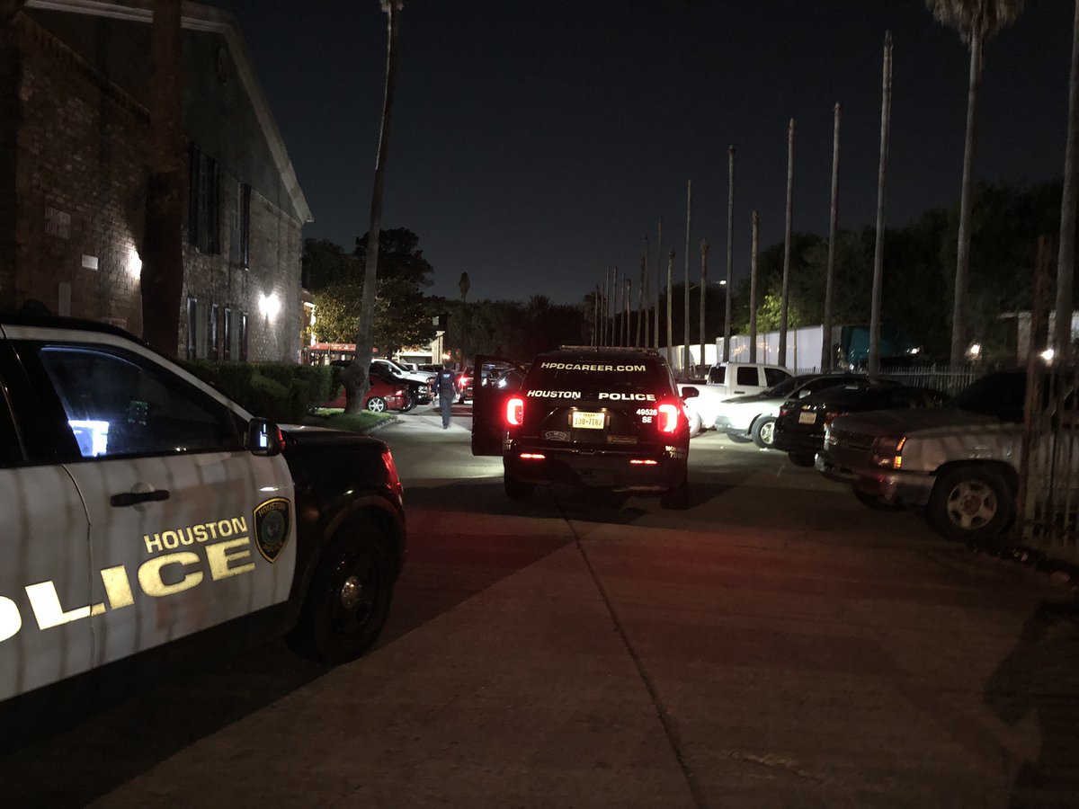 Houston Police:CRU, Southeast officers and K9 have a suspect in custody 8800 Glencrest. Suspect who has a felony warrant went out on the balcony and fired a rifle in the air. Suspect, who had his four year old child in the apartment, initially refused to exit the apartment