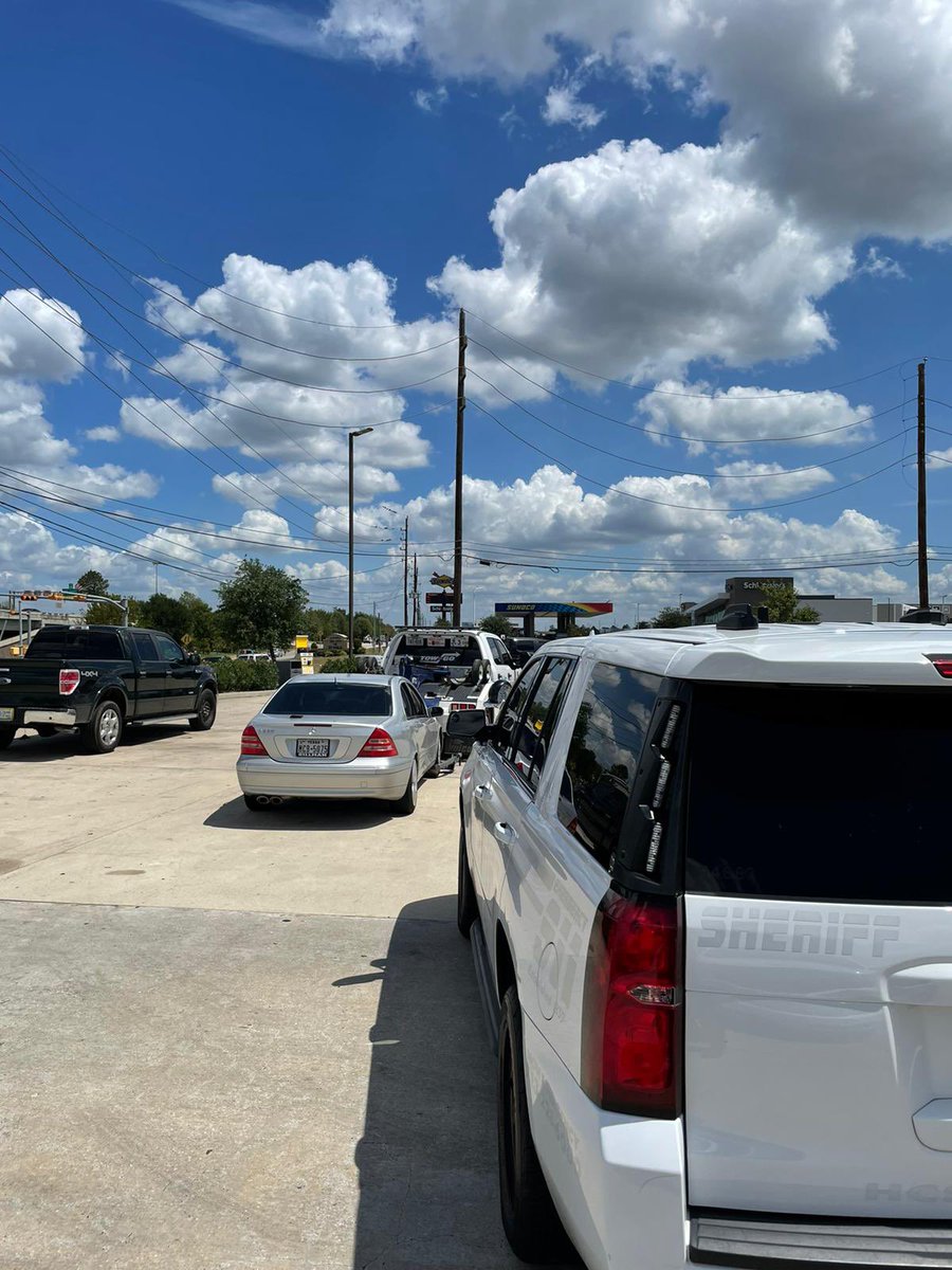 D2 CRU conducted a Traffic Stop at 17598 Eastex Freeway. The stop led to the arrest of a suspect for PCS and UCW. 