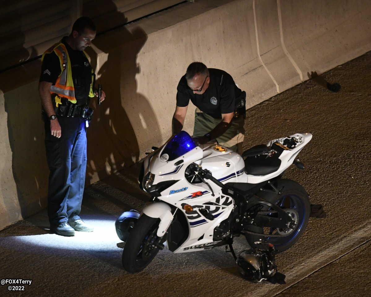 All southbound Central Expressway closed at Knox-Henderson exit due to a deadly motorcycle crash. @cwaggonerfox4 monitoring the situation 