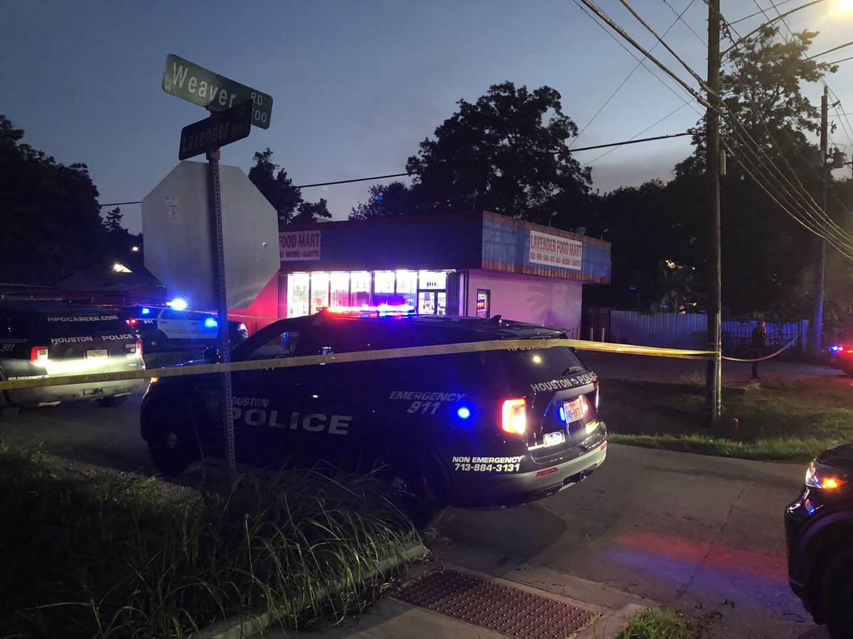 Houston Police:Northeast officers are at a shooting scene 8000 Lavender. Adult male transported to the hospital