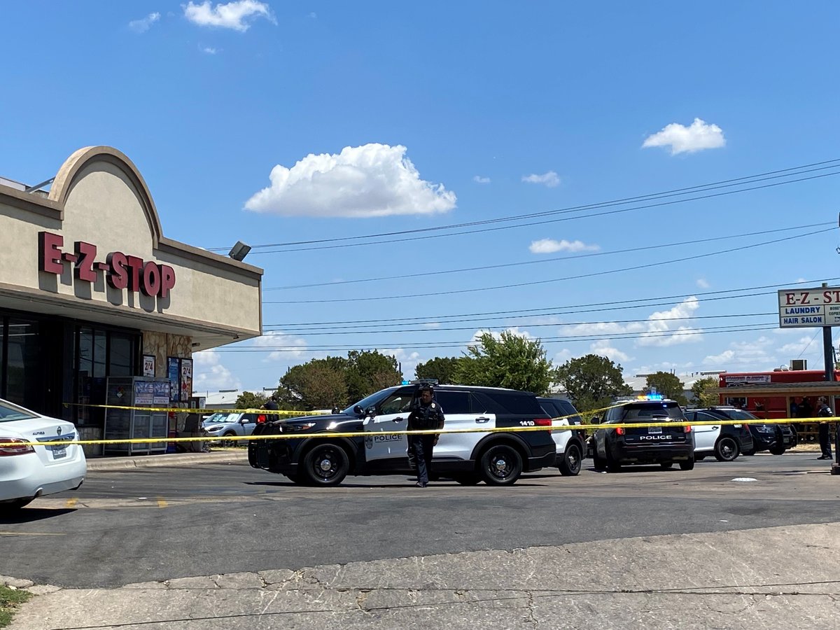 APD investigating homicide at location of fatal pedestrian collision in North Austin on Kramer Lane