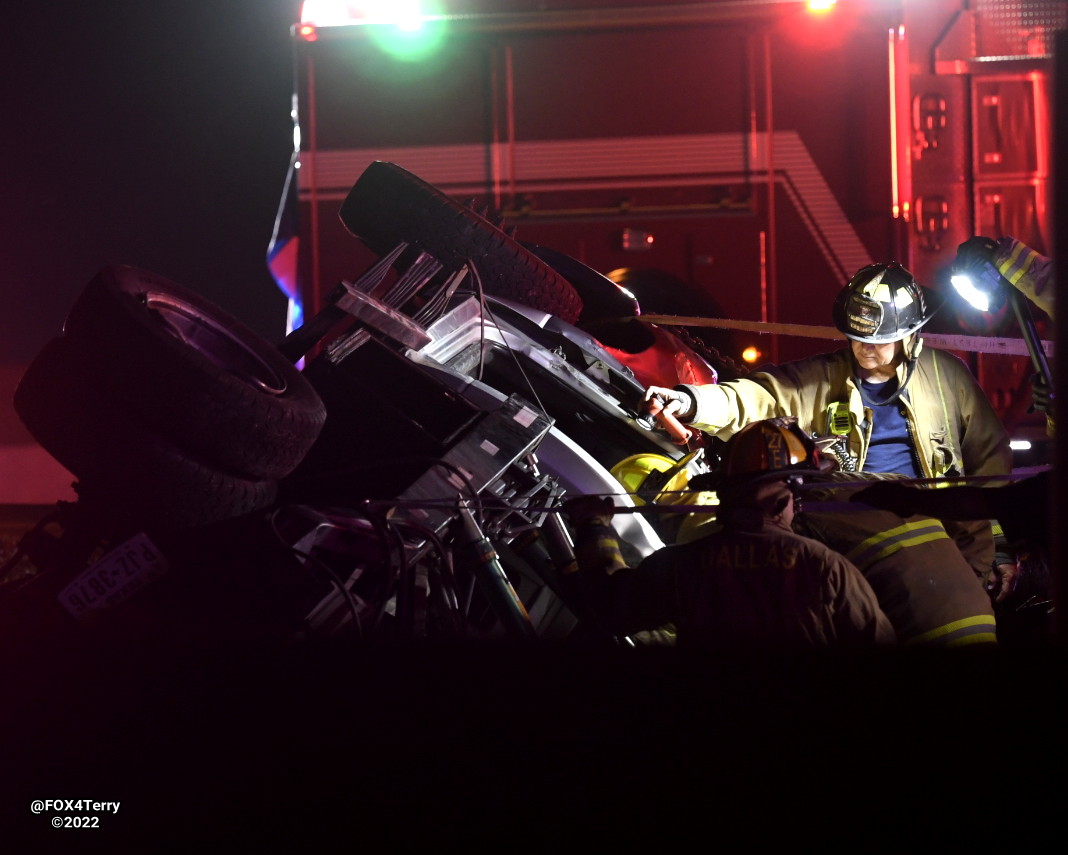 DFWtraffic All southbound lanes of Stemmons Frwy at Royal Ln are shut down. Dallas firefighters and Sheriff's deputies are working a serious crash involving a rollover with entrapment. 