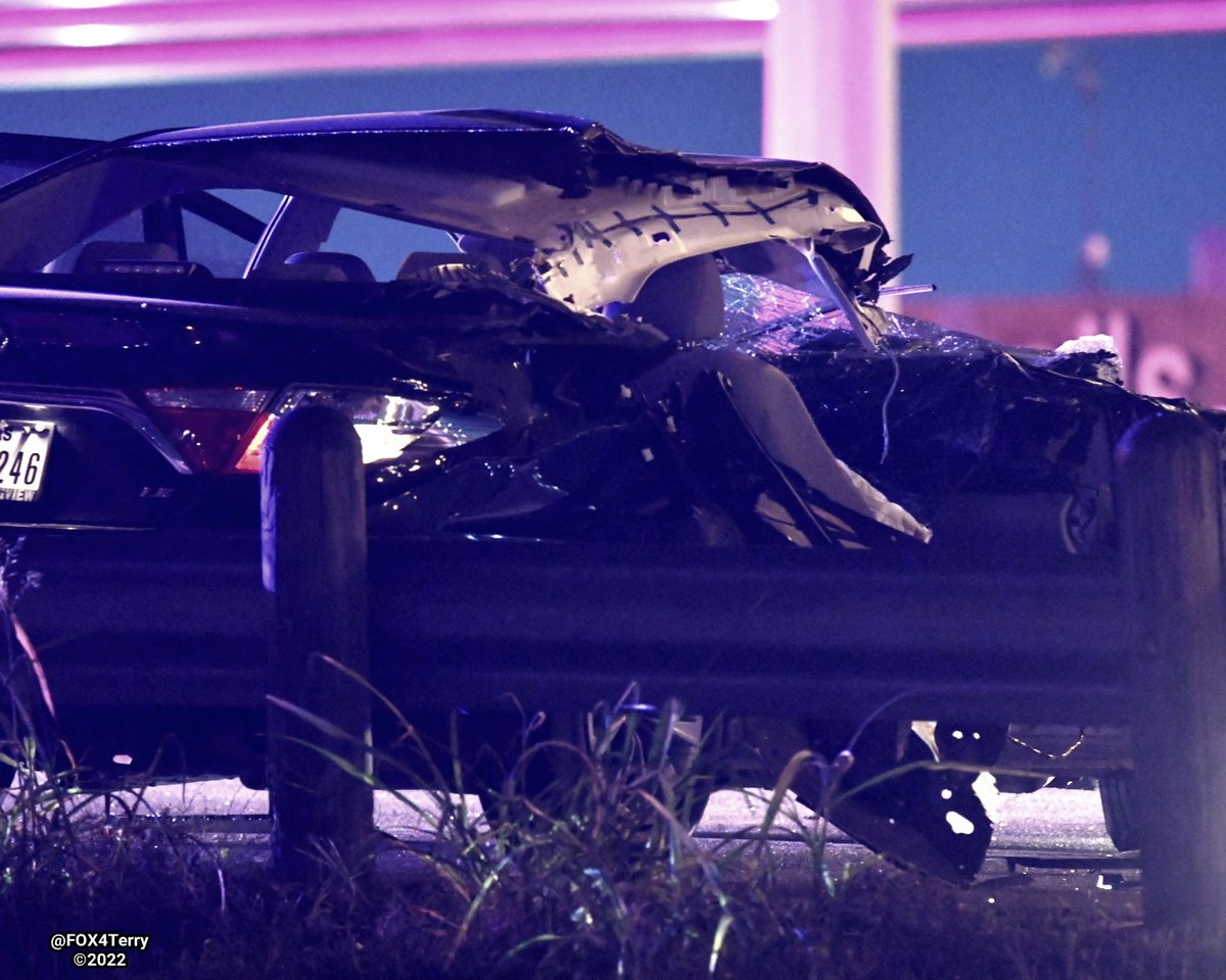 DFWtraffic All southbound lanes of Stemmons Frwy at Royal Ln are shut down. Dallas firefighters and Sheriff's deputies are working a serious crash involving a rollover with entrapment. 