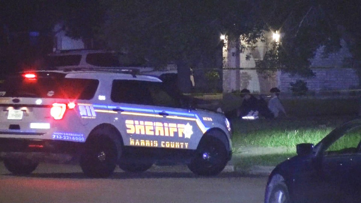 @HCSOTexas is looking for the suspect responsible for a shooting that injured three people Saturday night at a party, mostly attended by teens. This was around 11:30 p.m. at an AirBnB rental near Bridge Springs Ln & Pebble Garden Ln in Katy.