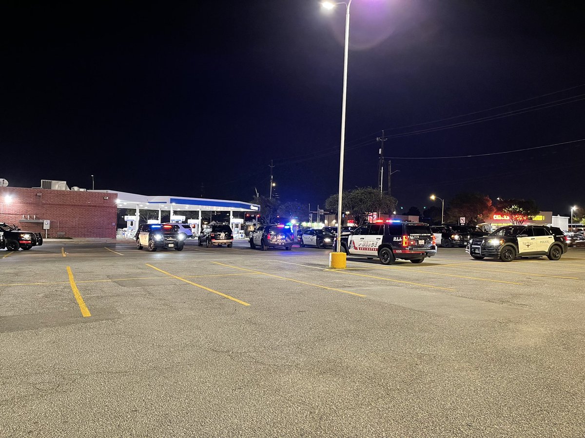 Fort Worth PD has ended a pursuit at the intersection of E Pioneer Parkway and Collins Street in east Arlington. At least one person in custody. Air-1 was following