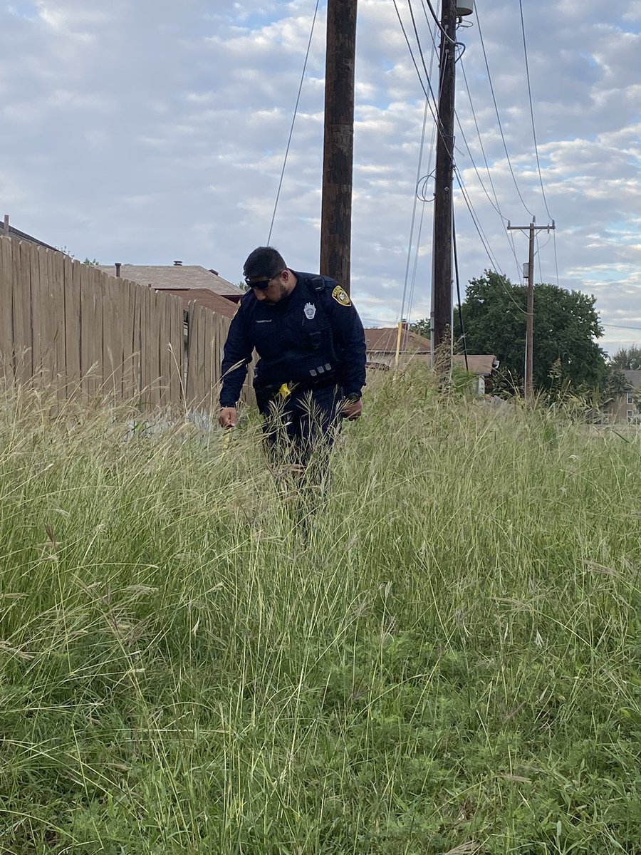 @BexarCoSheriff investigating after woman was killed in drive by shooting off Bald Mountain. Two teens in custody after chase. Deputies search for murder weapon 