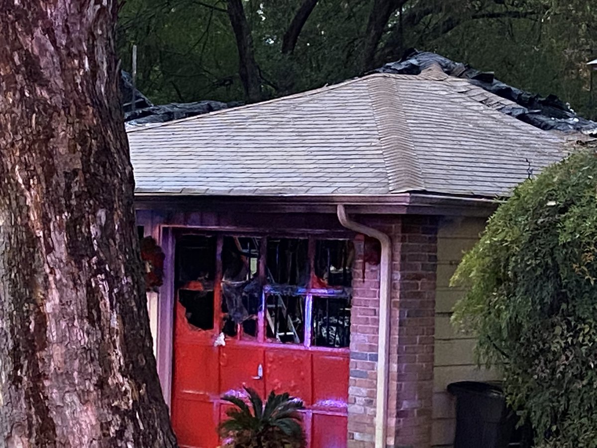 @SATXFire put out house fire off Farrow Pl. Everyone made it out safely. Firefighters believe it was a wet electric box that started the fire. 