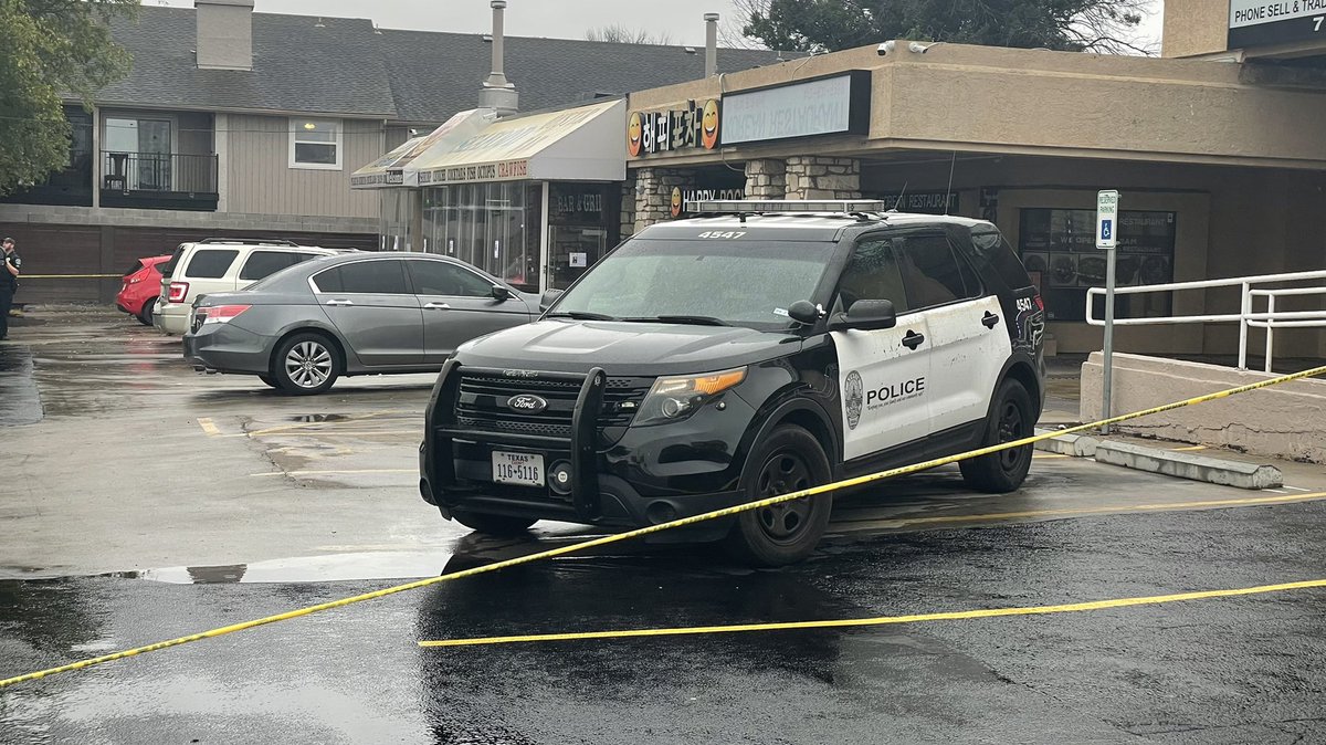 Austin Police still on scene here on North Lamar after an officer involved shooting last night.  5 officers shot at a suspect who was inside this crowded restaurant with a handgun. The suspect was in critical condition at last check