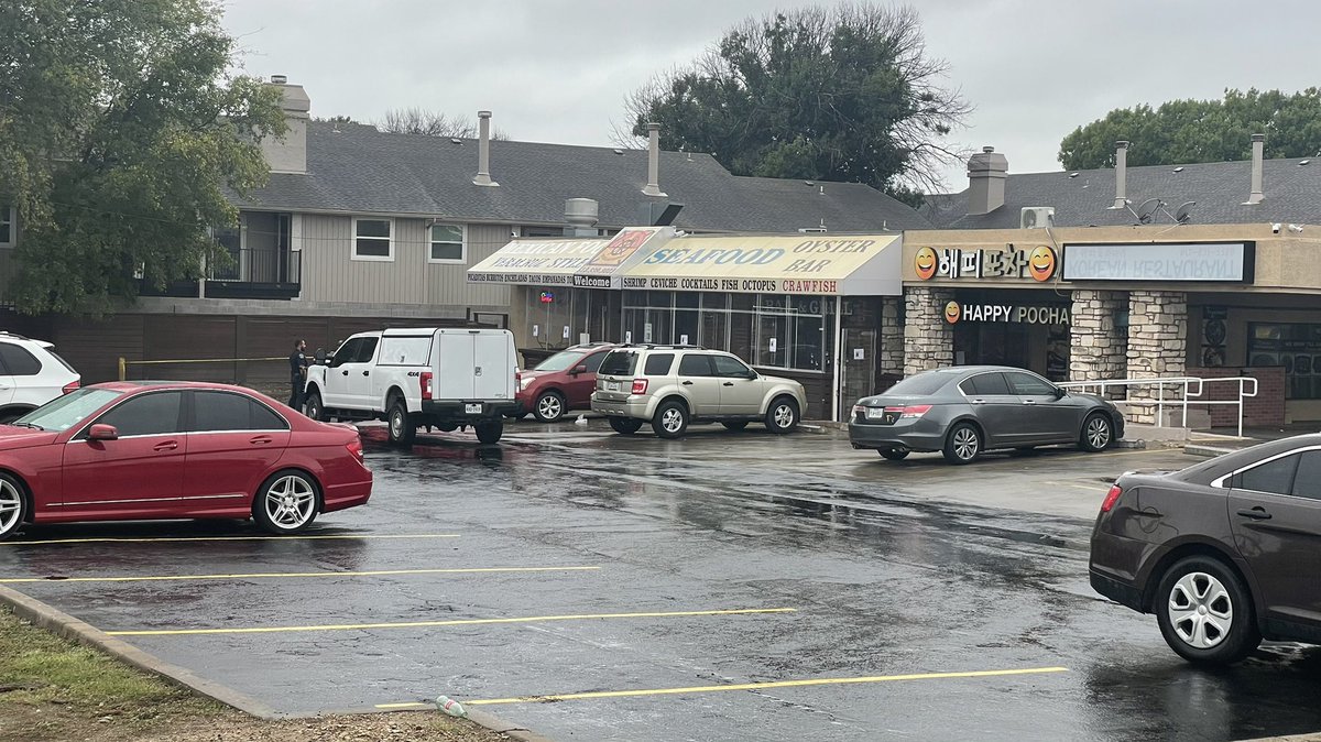 Austin Police still on scene here on North Lamar after an officer involved shooting last night.  5 officers shot at a suspect who was inside this crowded restaurant with a handgun. The suspect was in critical condition at last check