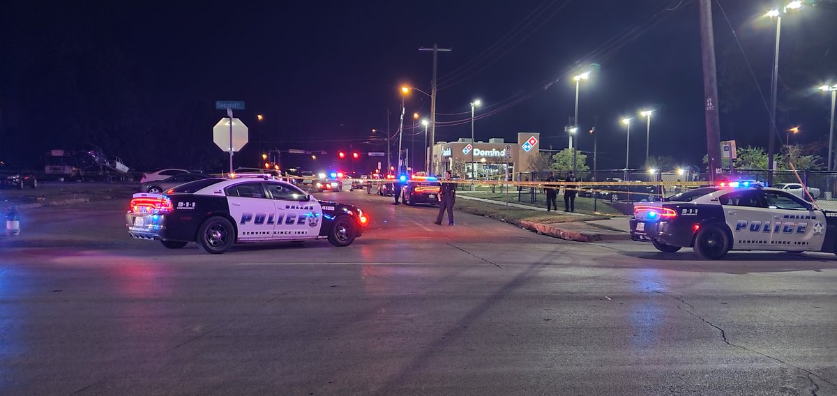 @DallasPD confirms a officer involved shooting near downtown at the corner of Metropolitan and Second Avenue. Suspect was shot by officer while reaching for a weapon and was transported to local hospital. Officers not injured & on leave pending outcome  