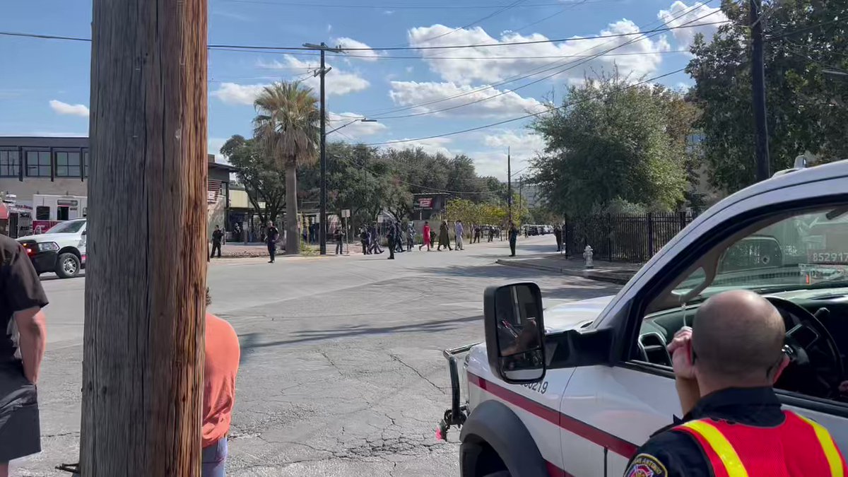 Active scene off N St Mary's near Central Catholic HS  @SATXPolice says There is no active threat at Central Catholic. prelim information indicates a fake call was made about a threat at the school. The scene is secure and officers are assisting school officials