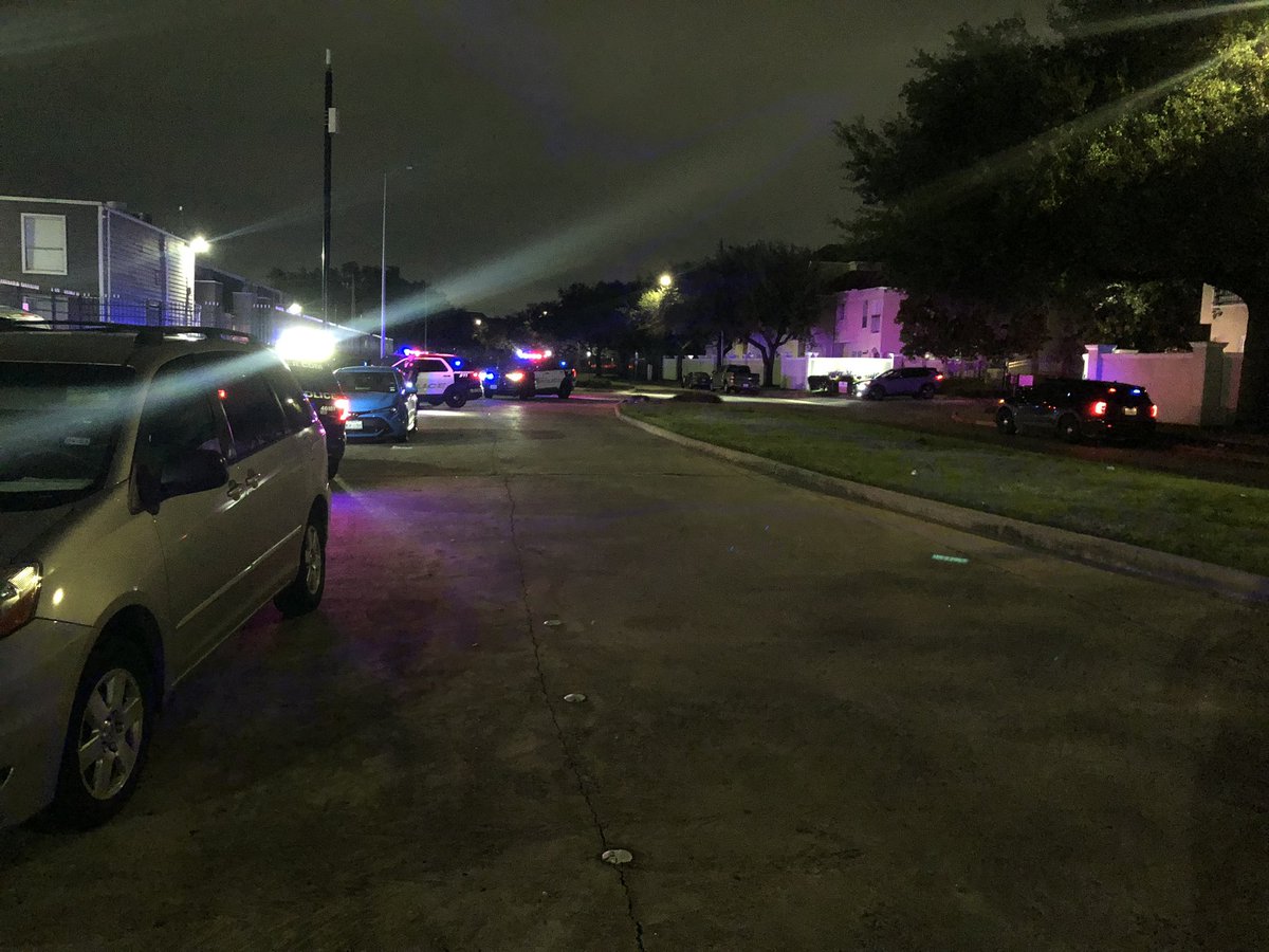 Houston Police:Mid West officers are at a shooting scene 6100 Stoney Brook. Adult male transported in serious condition