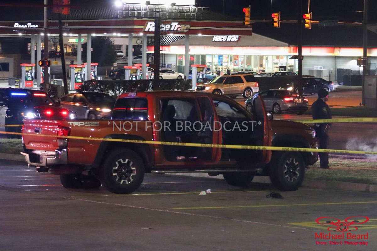 Gun Violence detectives are investigating into what led to a shooting that left 4 people shot, 1 critical, & 6 other vehicles covered in bullet holes in the cities west side Saturday night