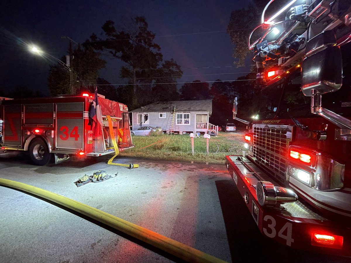 @HoustonFire arrived on scene at 8822 Shady Dr within 5 mins. Crews arrive to fire coming from a house. HFD rescued one civilian from the residence. He was transported to a nearby by ER