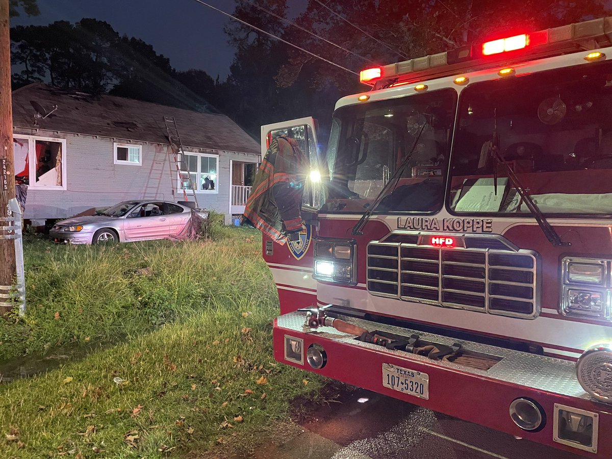 @HoustonFire arrived on scene at 8822 Shady Dr within 5 mins. Crews arrive to fire coming from a house. HFD rescued one civilian from the residence. He was transported to a nearby by ER