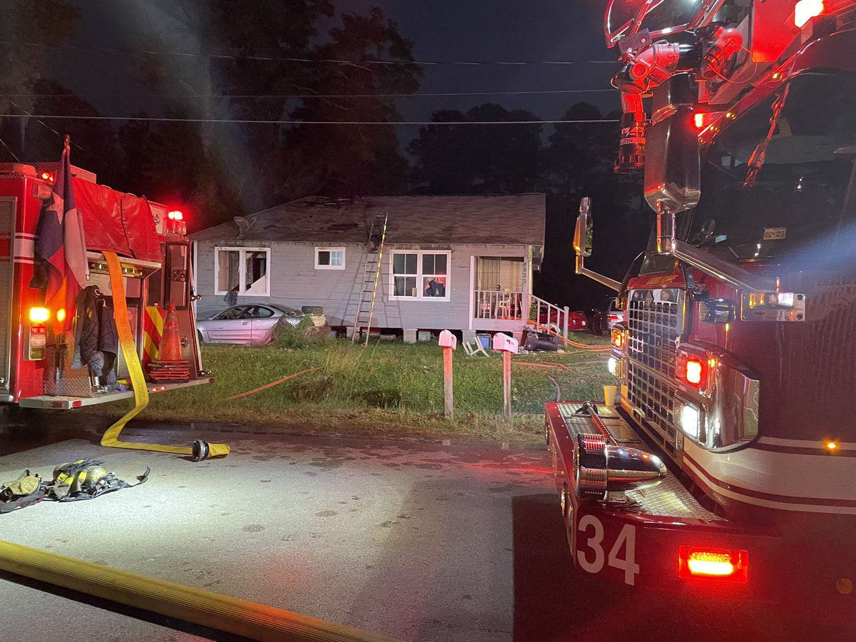 @HoustonFire arrived on scene at 8822 Shady Dr within 5 mins. Crews arrive to fire coming from a house. HFD rescued one civilian from the residence. He was transported to a nearby by ER