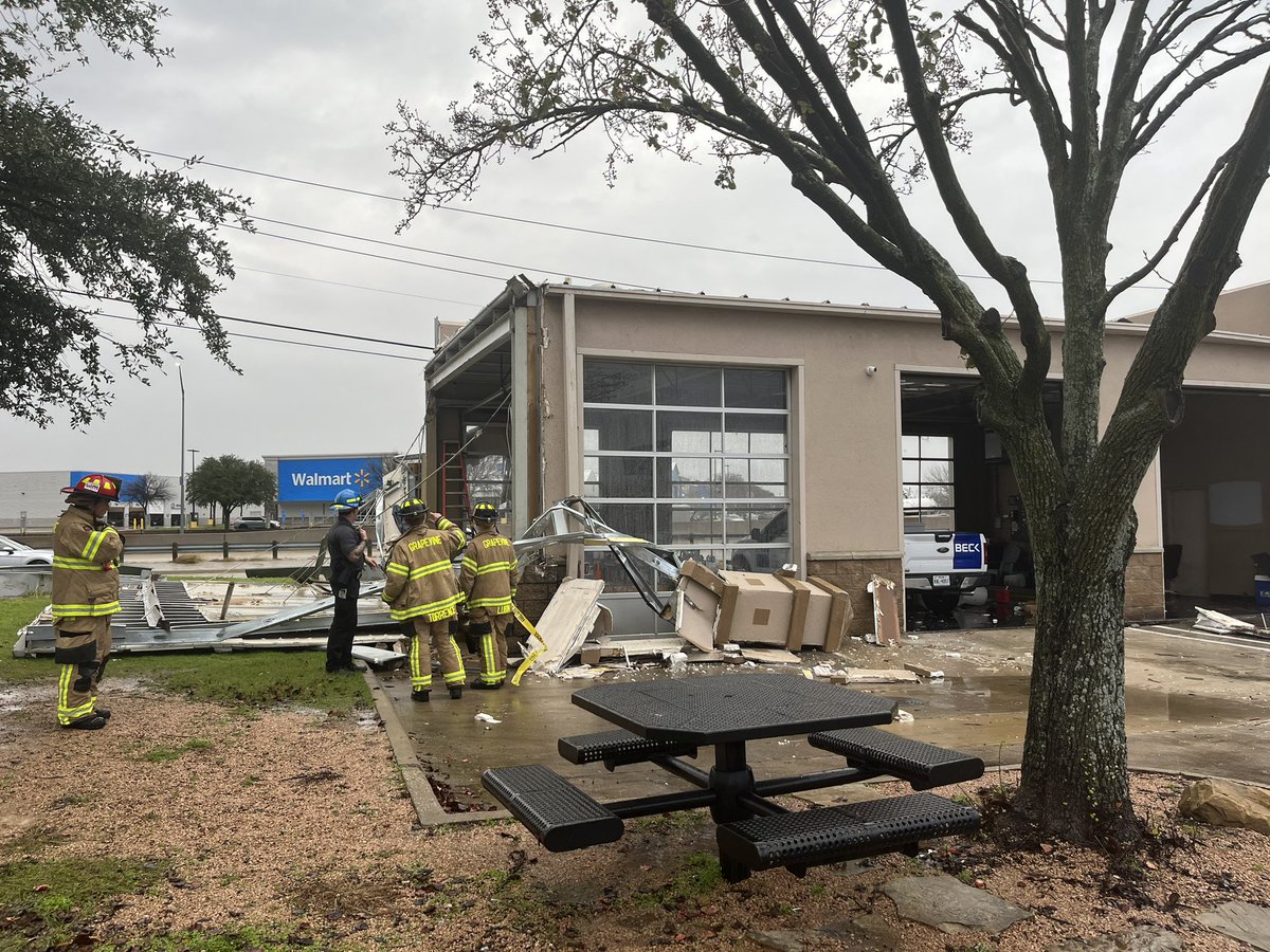 5 injured in storms overnight. Police urge people to stay off roads as they & fire dept clear debris. Grapevine Mills Mall, Sam's Club and Walmart near 114 and  26 closing rest of the day