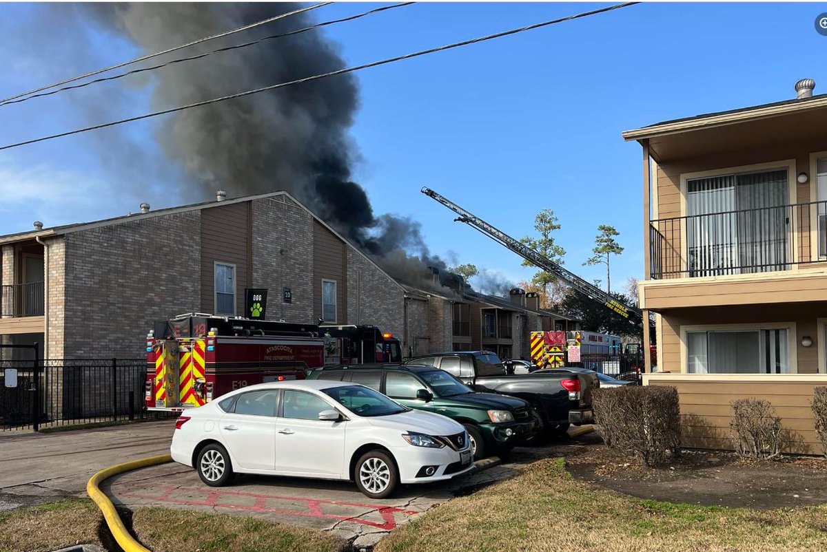 Constables are assisting the Humble PD and Fire Department with an apartment complex fire in the 8400 block of Will Clayton Parkway.  Constable Deputies on scene are currently evacuating citizens in the complex.  No injuries reported.  