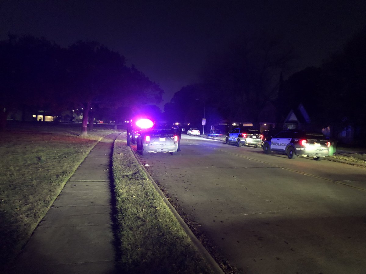 Houston Police:North officers responded to a shot spotter call at 5800 Golden Forest. Upon arrival they located an adult male with a gunshot wound. Male was transported to the hospital