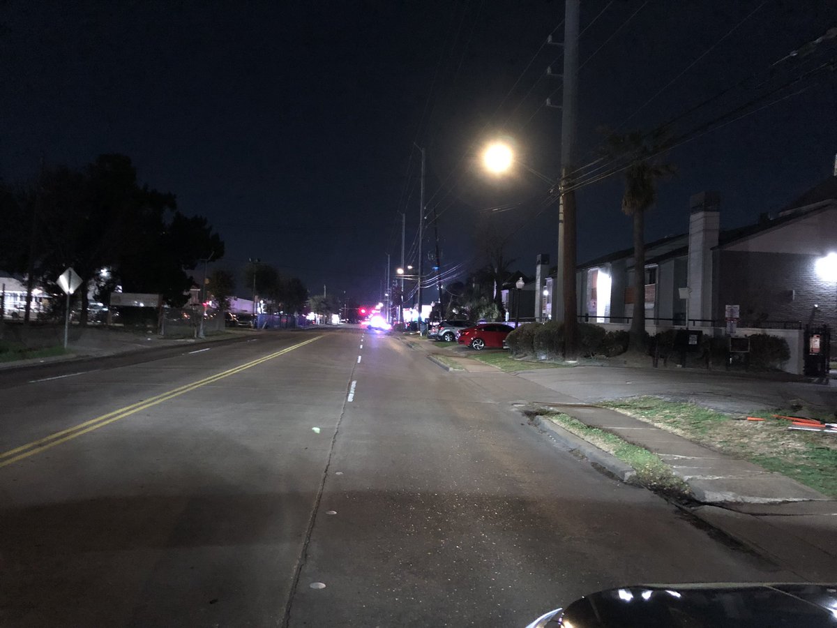 Houston Police:Mid West, K9 and FOX are assisting Bellaire and West U officers searching for Burglary Suspects 3500 Dunvale. Two in custody, searching for a third