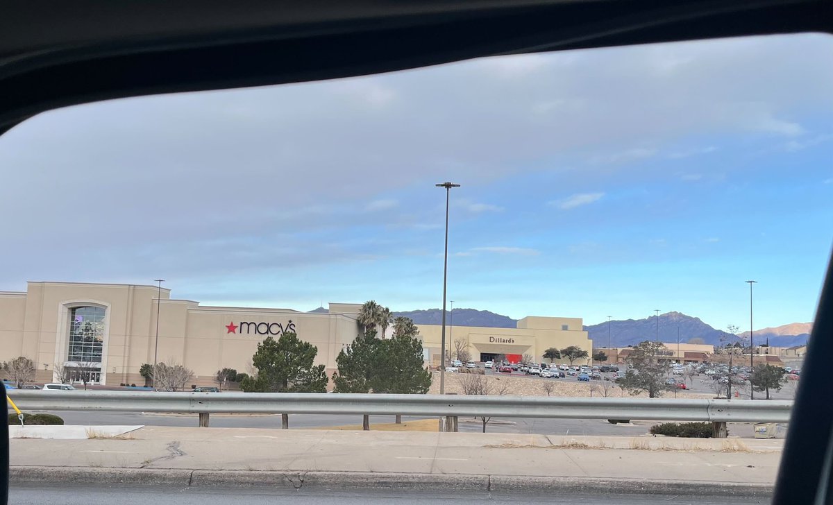 @EPPOLICE are still investigating the deadly shooting at Cielo Vista Mall. Expect the mall to stay closed as the investigation continues.  If you have cars,belongings, etc. at the mall, police said they will stay there until investigation is concluded