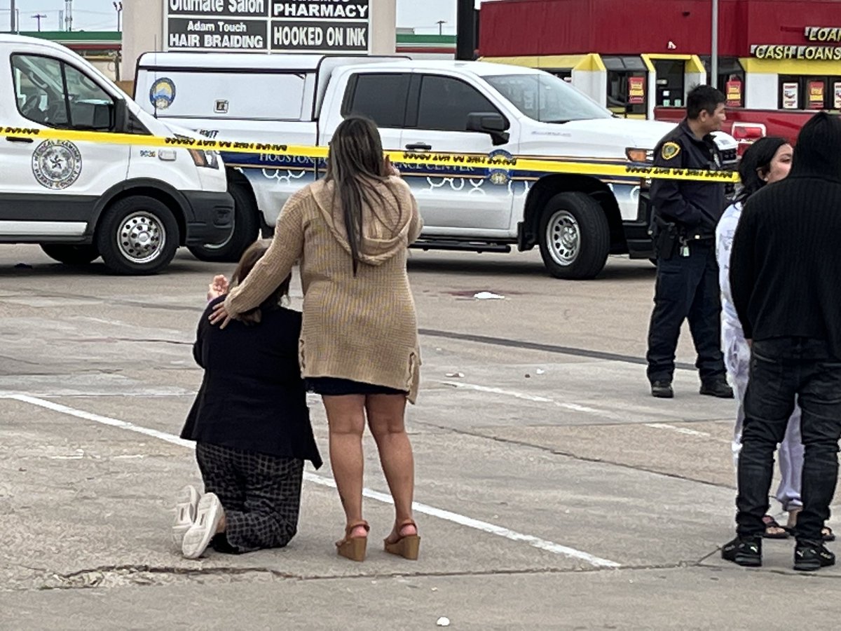 3 MEN SHOT DEAD: A woman fell to the ground and started to pray after arriving to a horrific scene in southwest Houston. @houstonpolice said 3 men were shot dead in a parking lot. No motive or suspects at this time