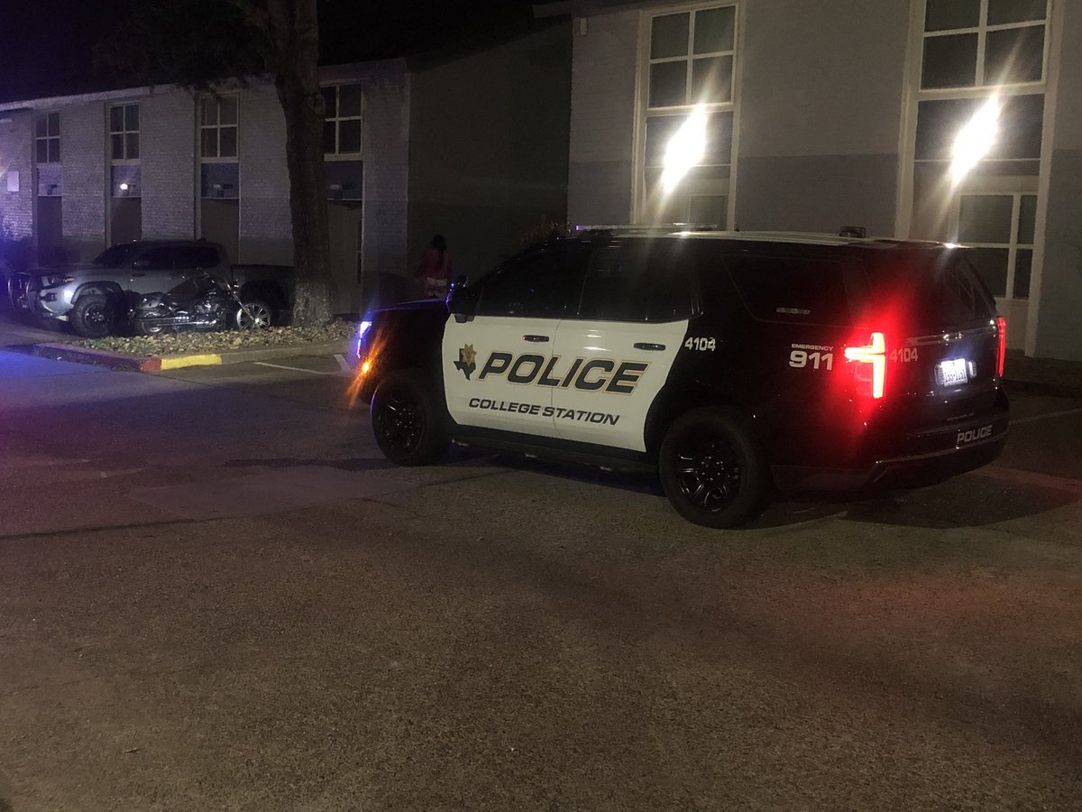 College Station Police are investigating a shooting that happened Wednesday night in the 600 block of Harvey Rd. near the Pearl Apartments. 