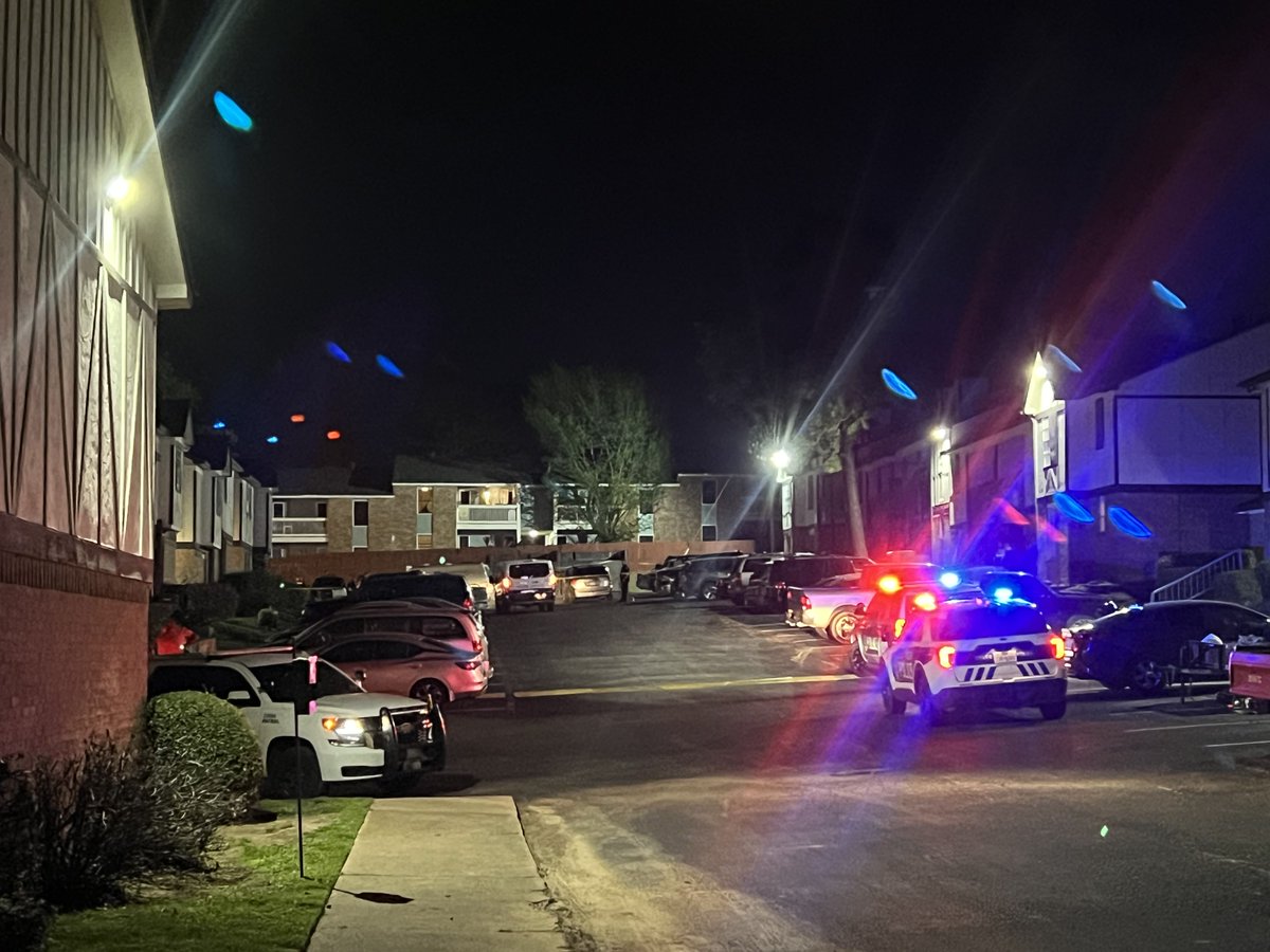 Police are investigating the fatal shooting of two people Thursday night at an apartment complex in southeast Tyler