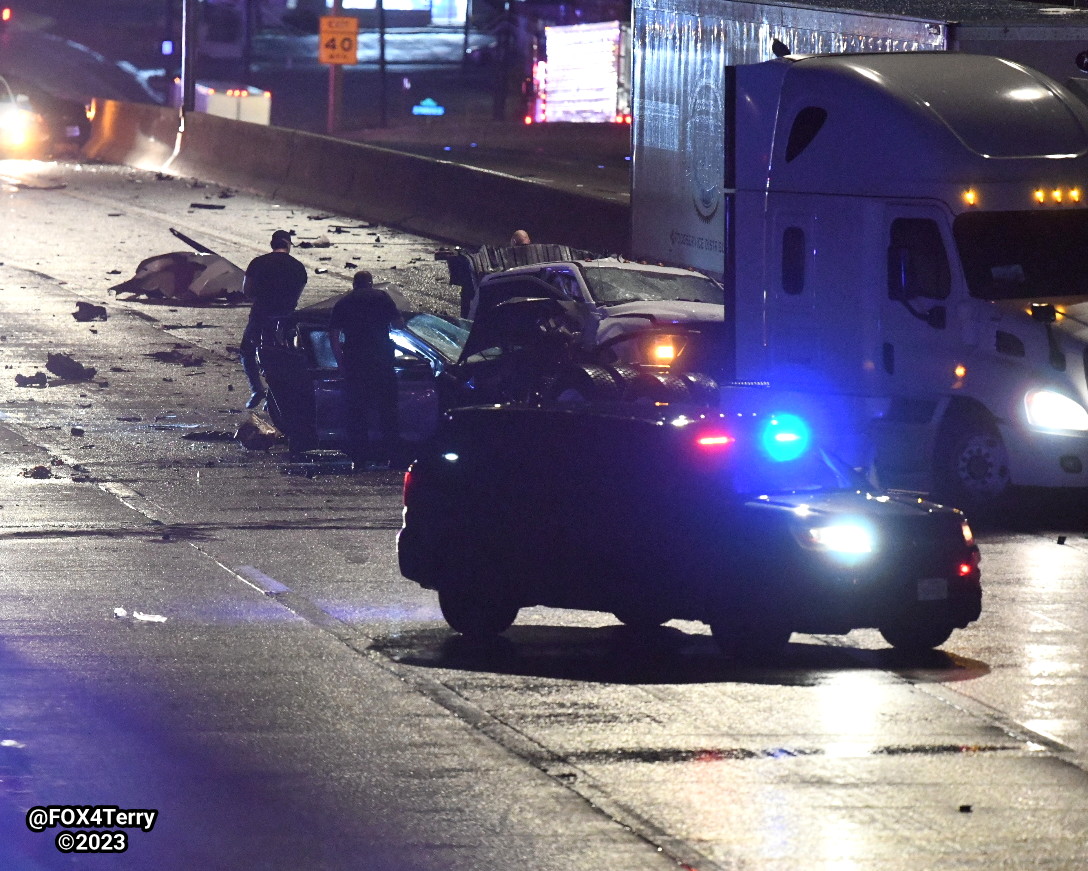 South Fwy at Ripy closed after a chain reaction crash. 3 people are dead, others critically injured. 