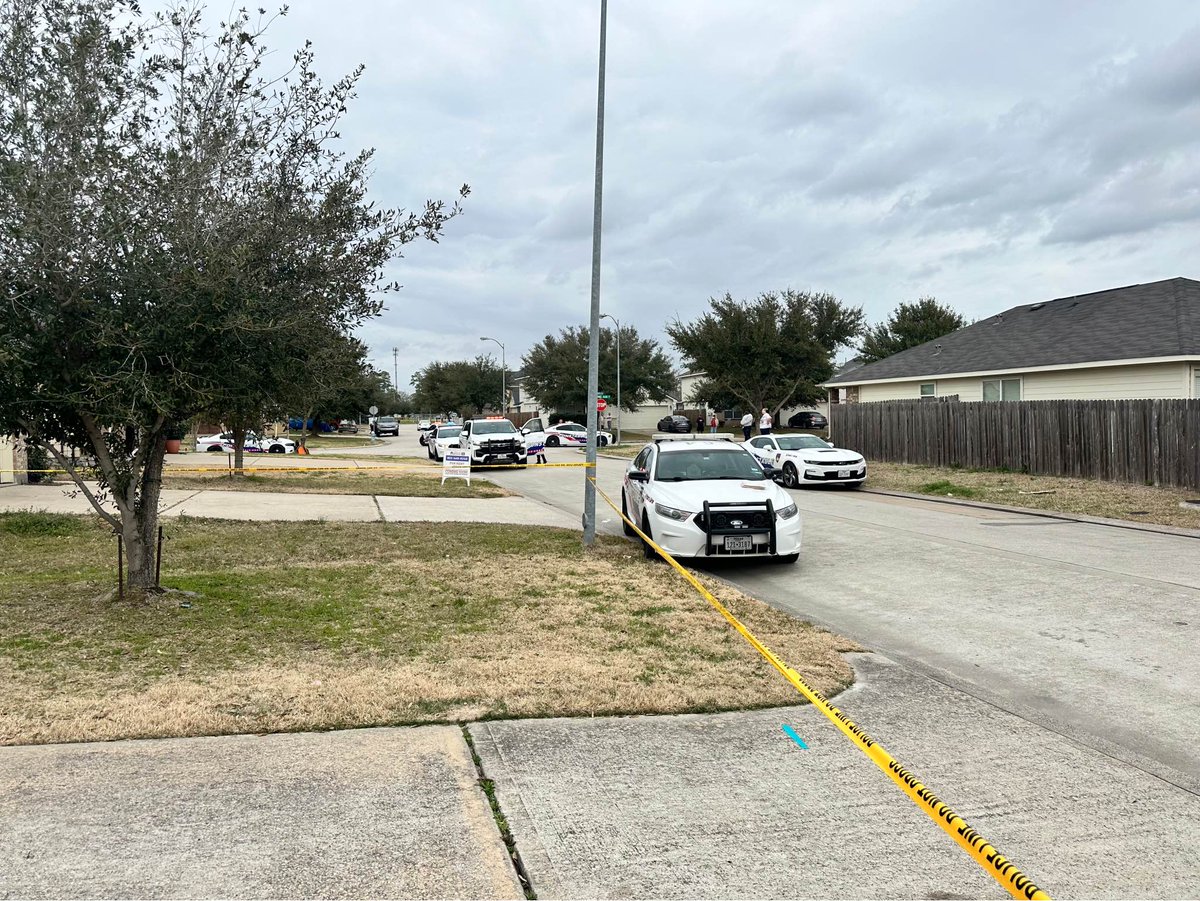 Heavy police presence in the 22200 block of Doubletree Park Drive.A female victim was located with a gunshot wound. EMS and the Fire Department are on scene.The shooter fled the scene in a vehicle.Avoid the area. Investigation underway