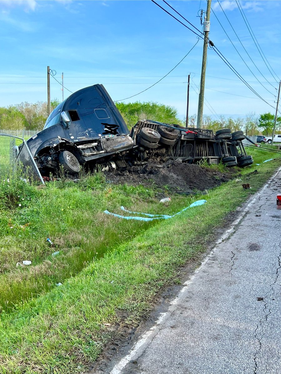 @HCSOTexas units are still on-scene of a major crash involving an 18-wheeler at 7000 Miller Road 2. Hazmat has responded due to fluids leaking from the truck. One female has been transported in fair condition.