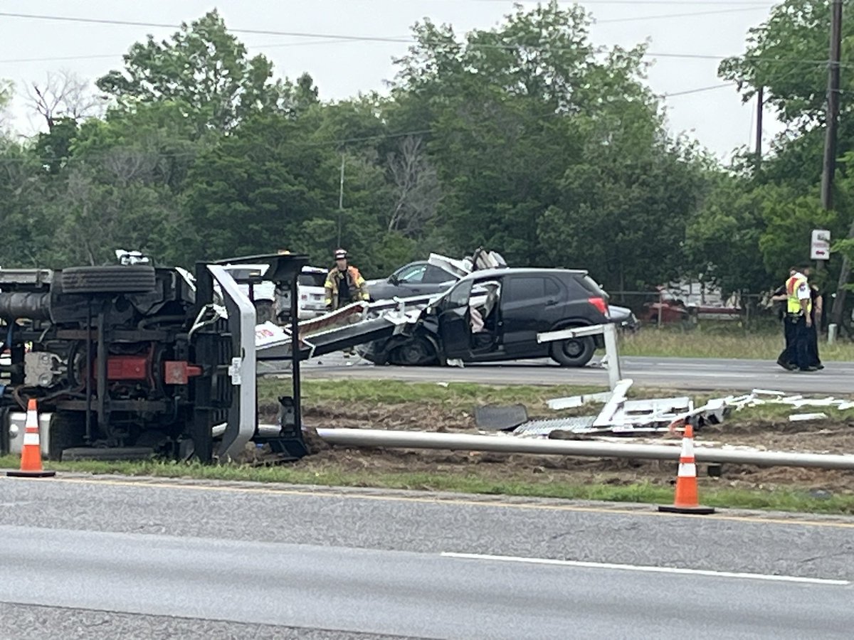 CRANE COLLAPSED:Von Ormy along with BCSO working a  accident. A large crane tipped over crushing a small vehicle. Fire and EMS on the scene. This at 35 s and Benton city rd